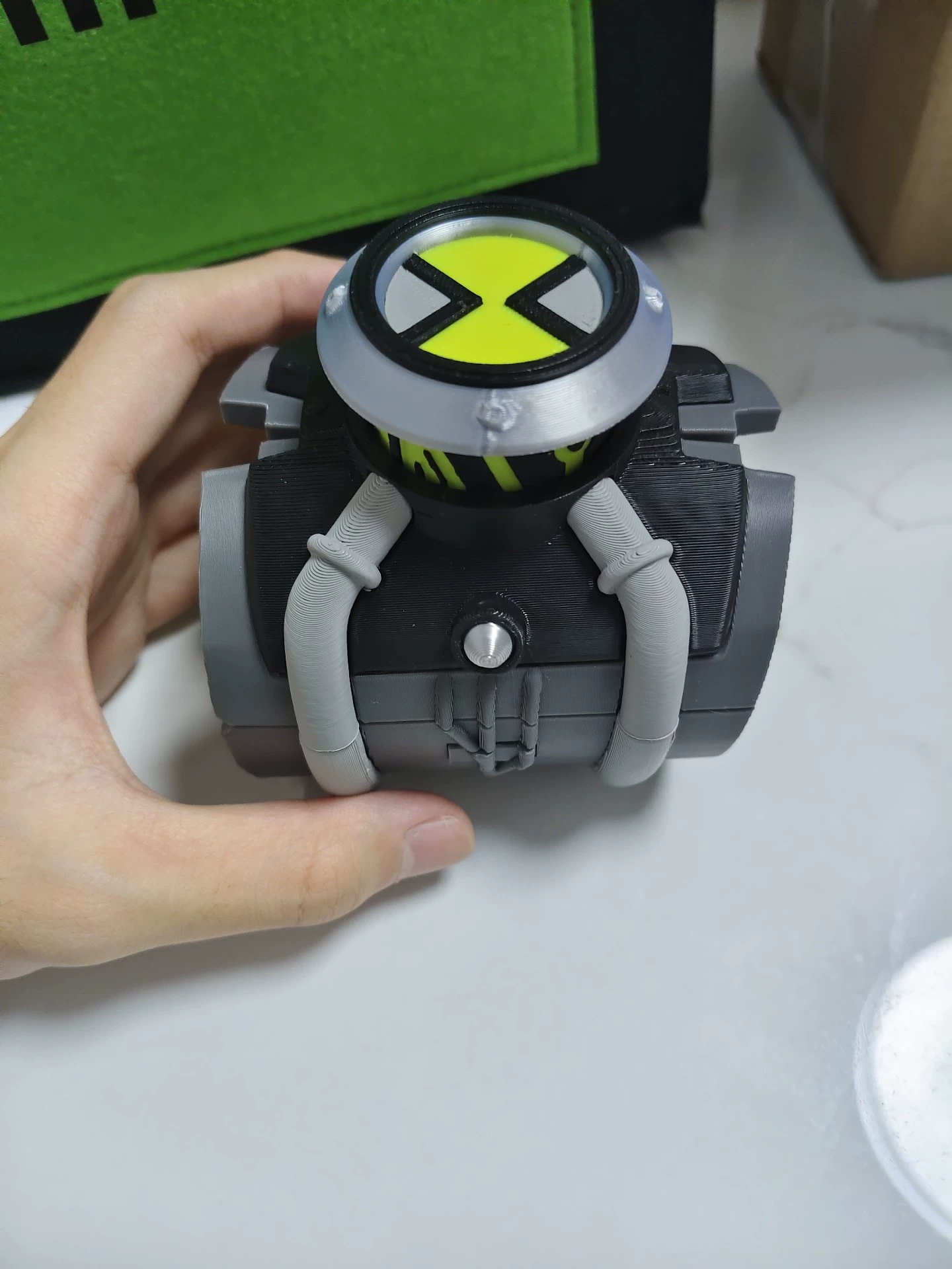 Ben 10 Ultimatrix V2 (Albedo Ultimate Omnitrix – Prop Version) photo review