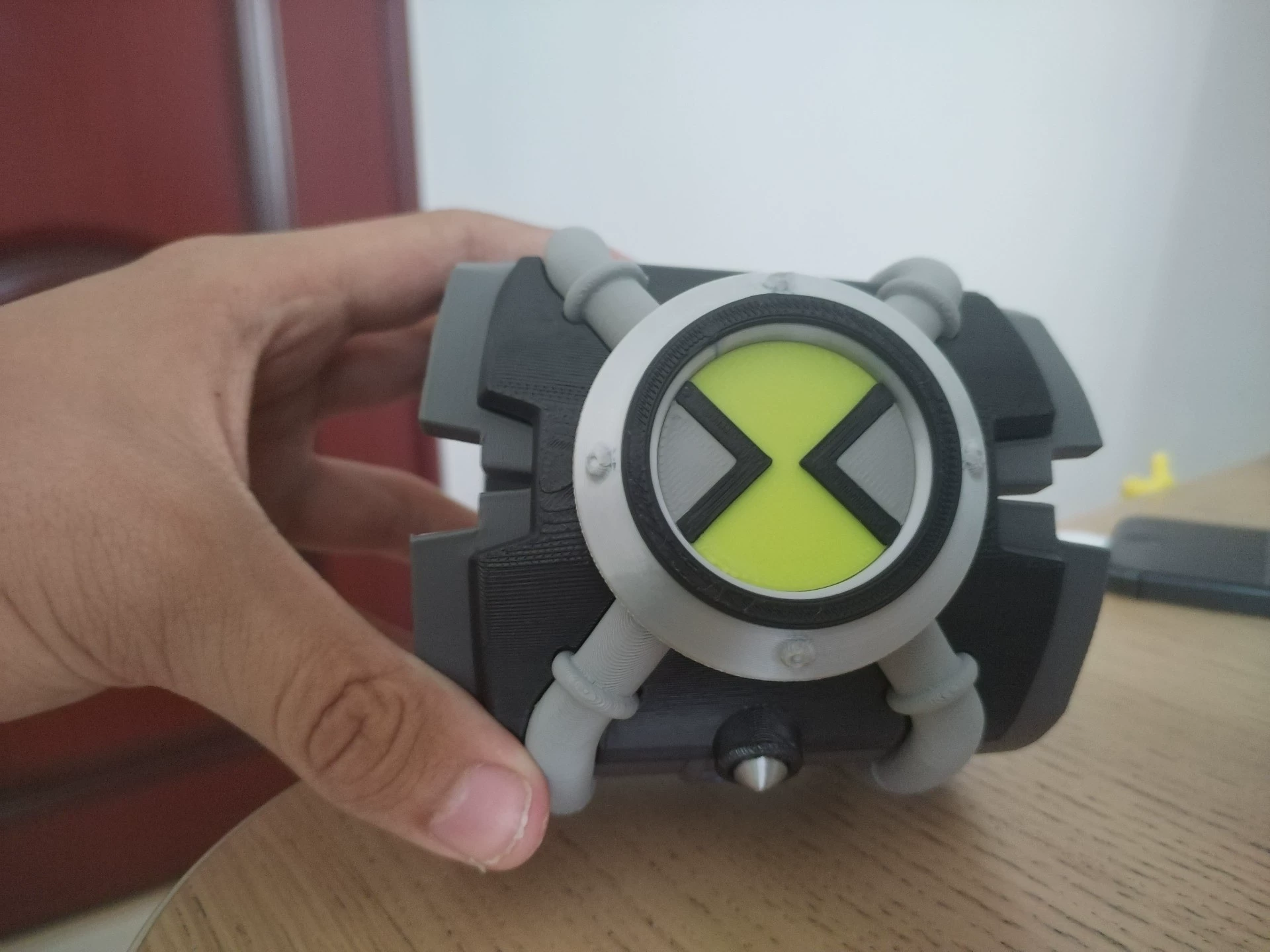 Ben 10 Ultimatrix V2 (Albedo Ultimate Omnitrix – Prop Version) photo review