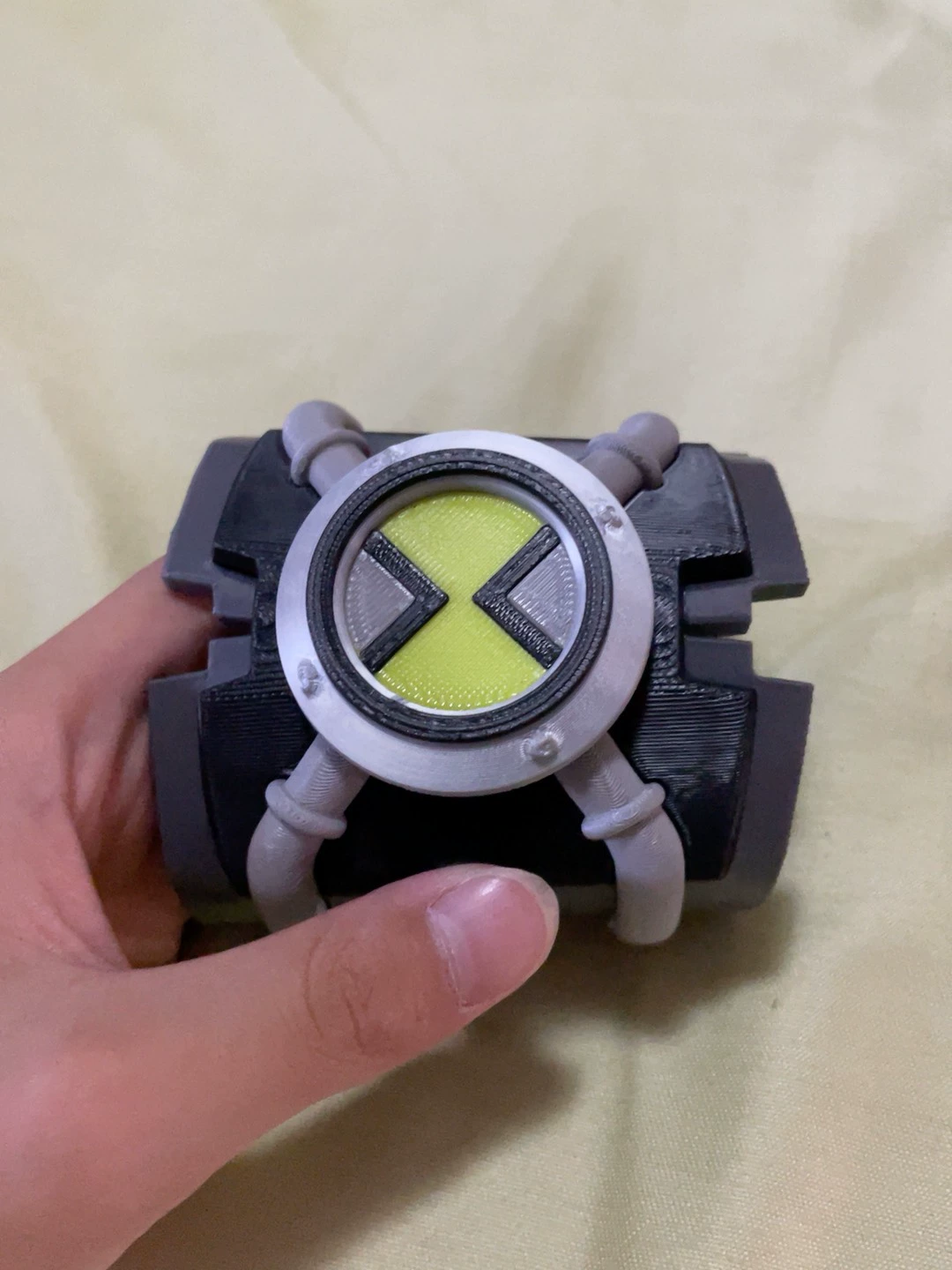Ben 10 Ultimatrix V2 (Albedo Ultimate Omnitrix – Prop Version) photo review