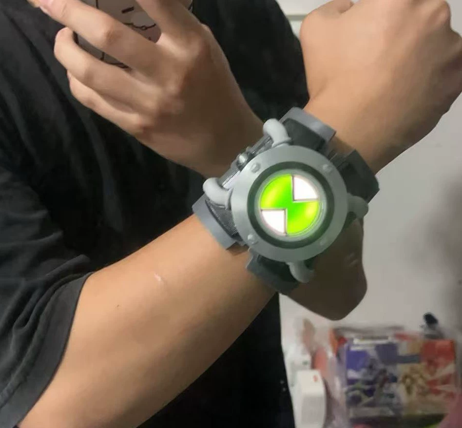 Ben 10 Ultimatrix V2 (Albedo Ultimate Omnitrix – Prop Version) photo review
