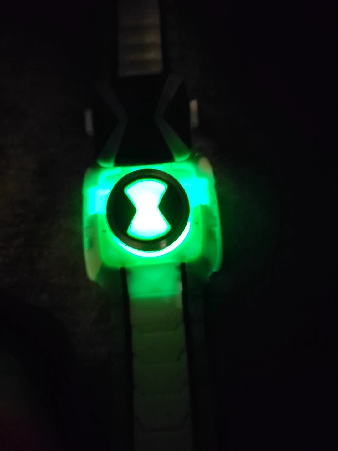 Ben 10 Ultimatrix V2 (Albedo Ultimate Omnitrix – Prop Version) photo review