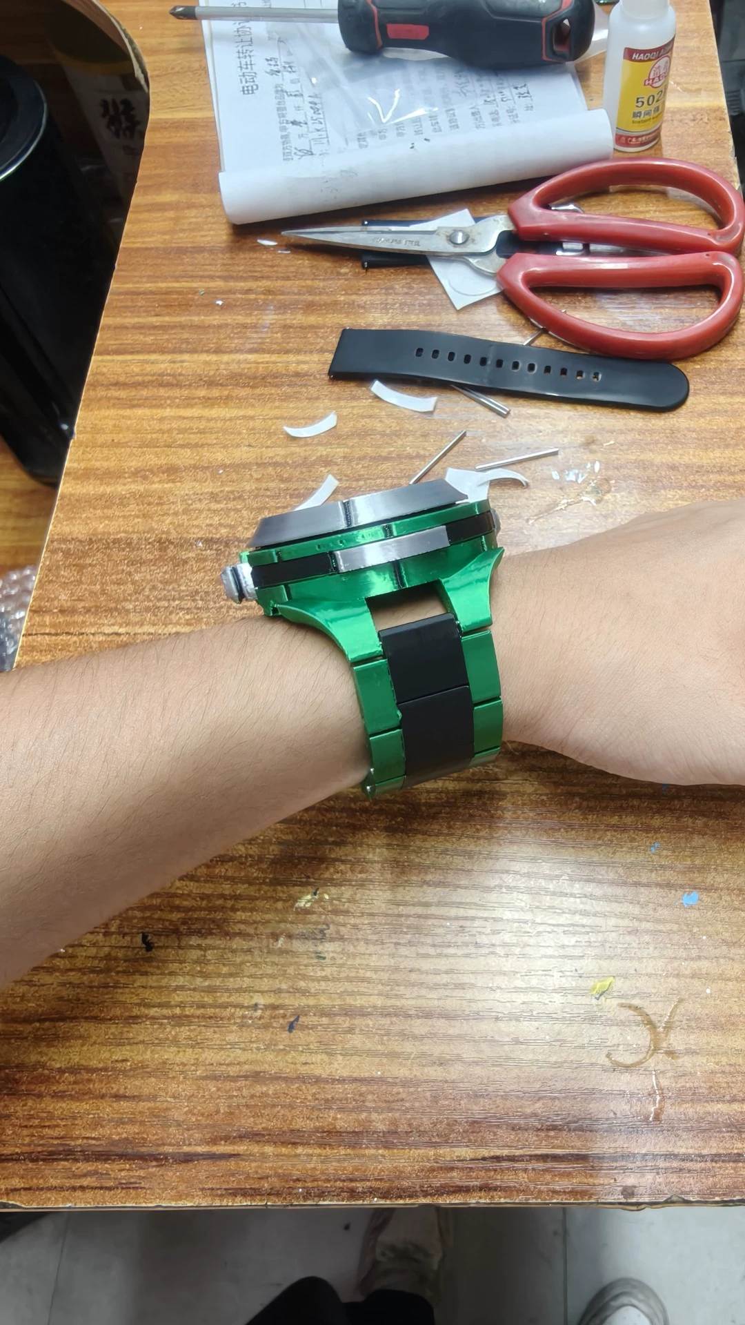 Ben 10 Ultimatrix V2 (Albedo Ultimate Omnitrix – Prop Version) photo review