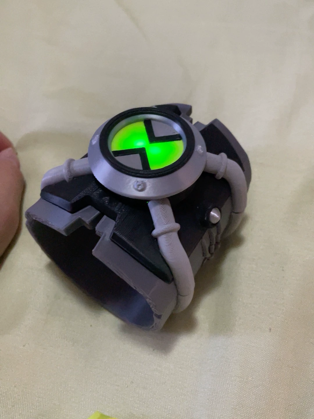 Ben 10 Ultimatrix V2 (Albedo Ultimate Omnitrix – Prop Version) photo review
