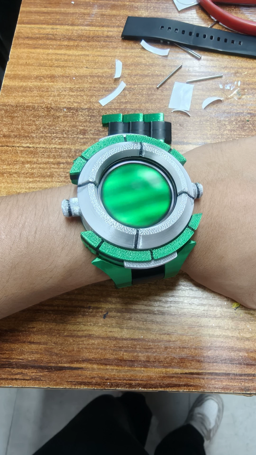 Ben 10 Ultimatrix V2 (Albedo Ultimate Omnitrix – Prop Version) photo review