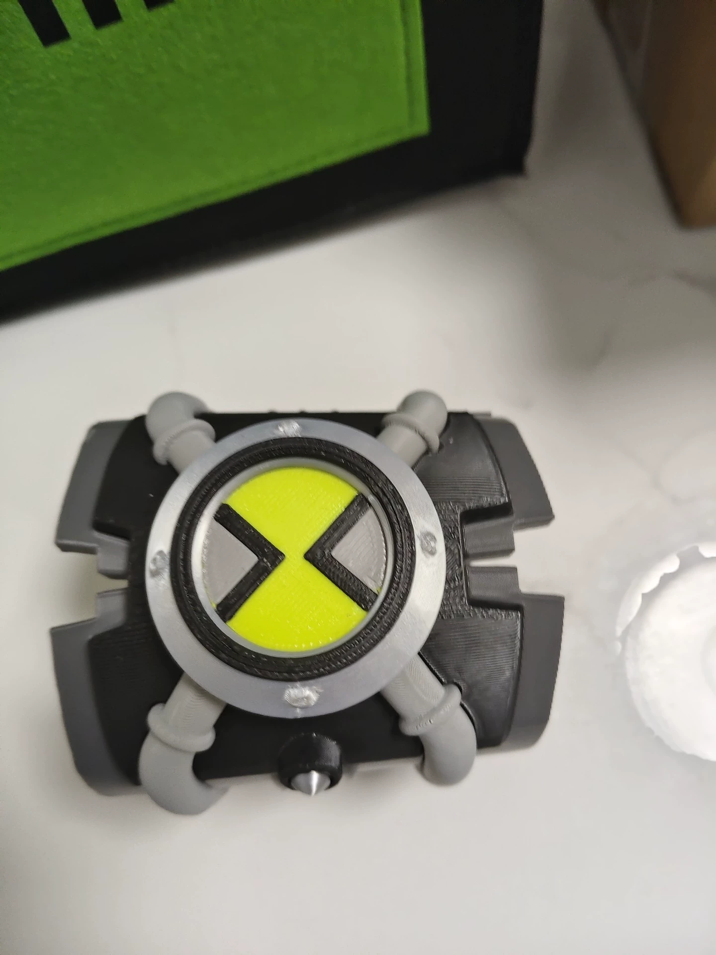 Ben 10 Ultimatrix V2 (Albedo Ultimate Omnitrix – Prop Version) photo review