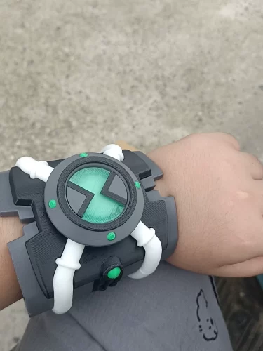 Ben 10 Ultimatrix V2 (Albedo Ultimate Omnitrix – Prop Version) photo review