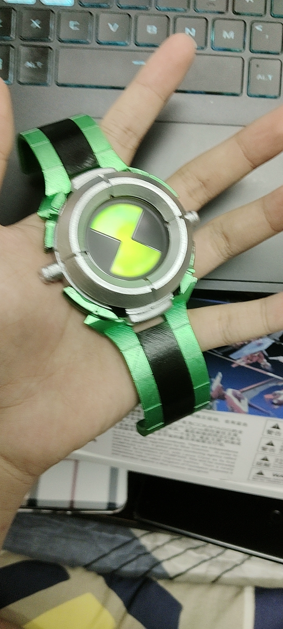 Ben 10 Ultimatrix V2 (Albedo Ultimate Omnitrix – Prop Version) photo review