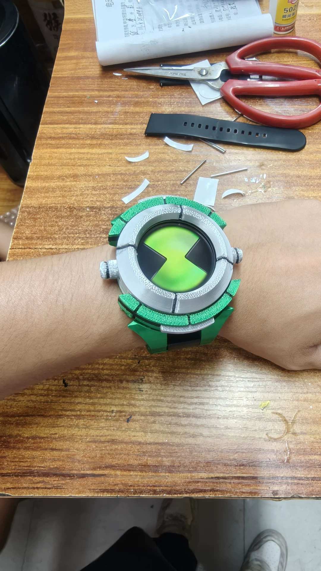 Ben 10 Ultimatrix V2 (Albedo Ultimate Omnitrix – Prop Version) photo review