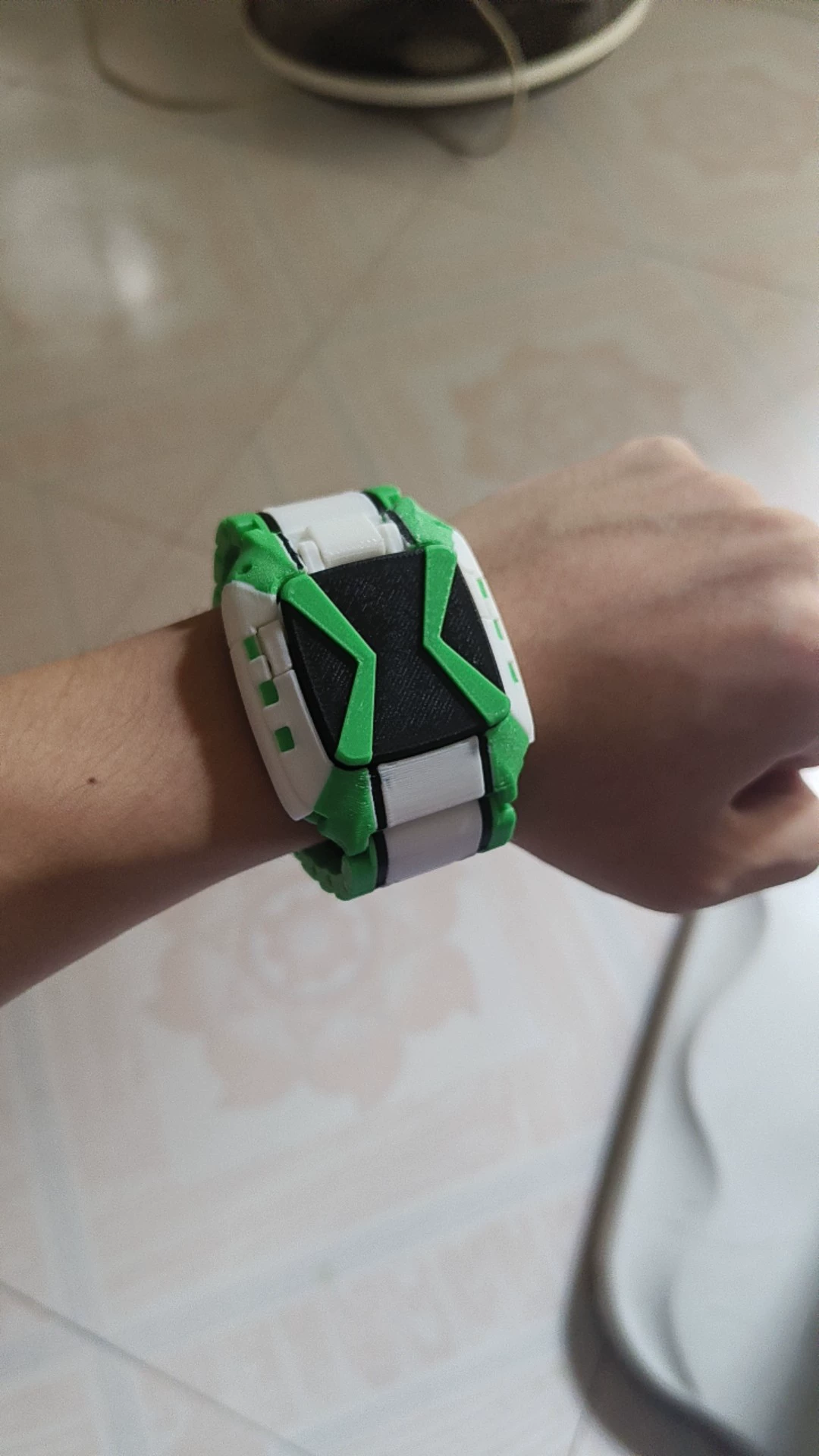 Ben 10 Ultimatrix V2 (Albedo Ultimate Omnitrix – Prop Version) photo review