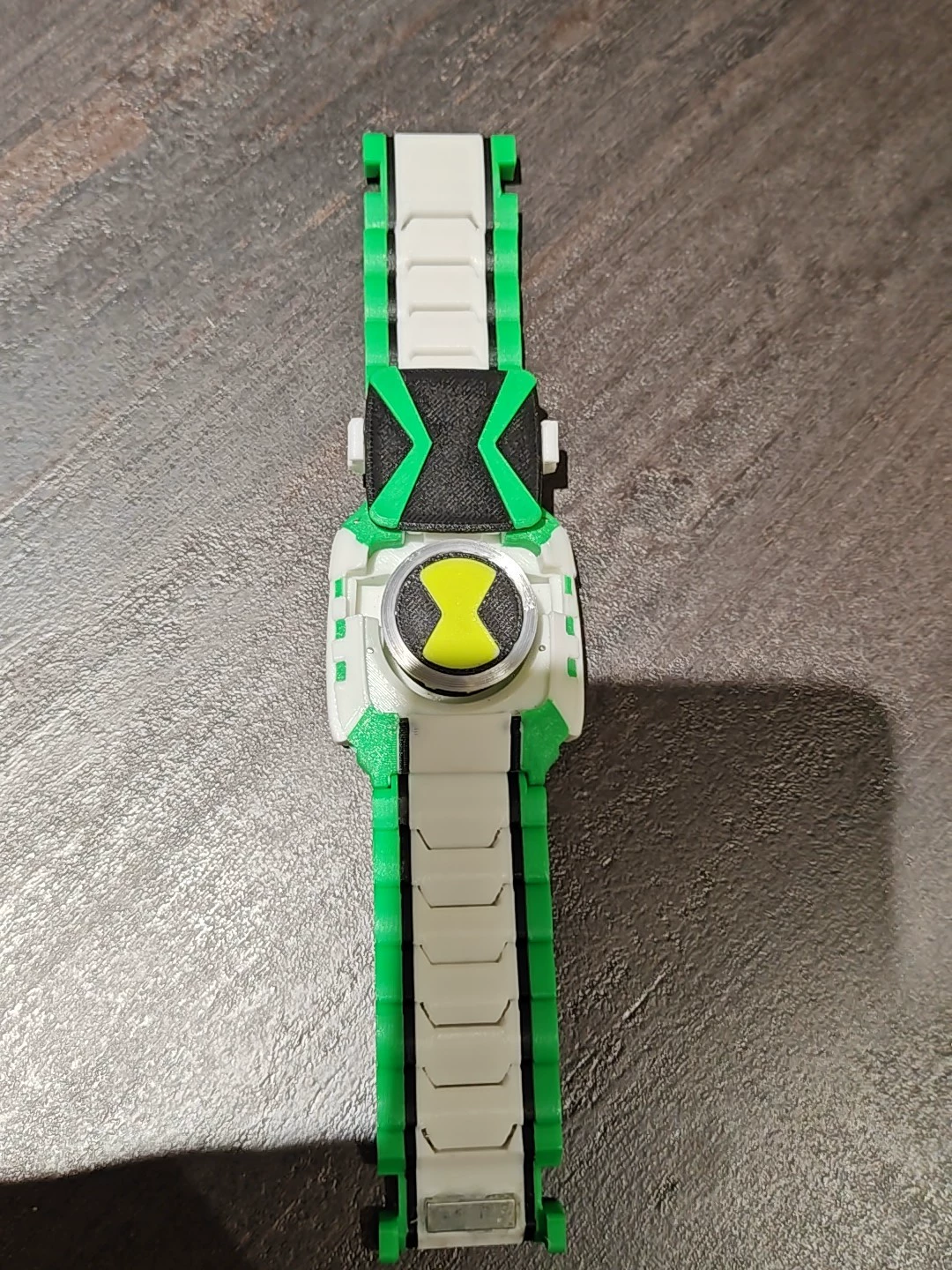 Ben 10 Ultimatrix V2 (Albedo Ultimate Omnitrix – Prop Version) photo review
