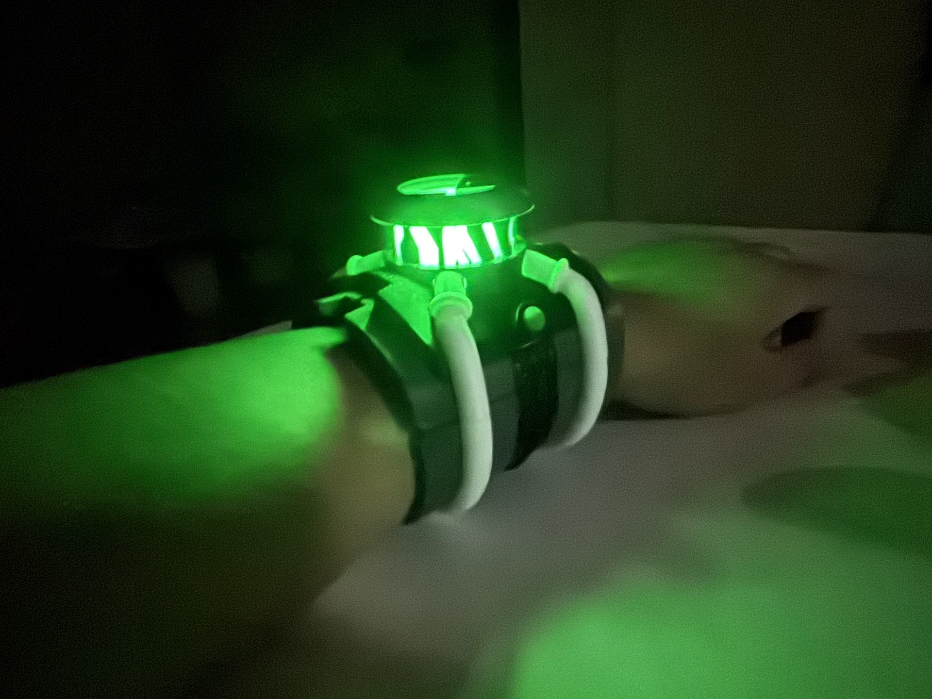 Ben 10 Ultimatrix V2 (Albedo Ultimate Omnitrix – Prop Version) photo review