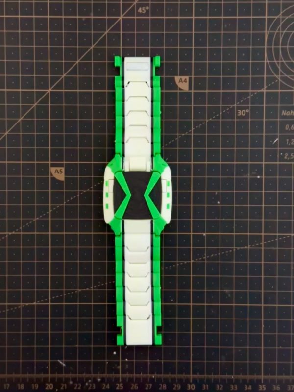 en 10 Omnitrix Evolution (4th Generation) Cosplay Prop - Image 6