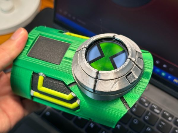 Ben 10 Ultimatrix Watch (Ultimate Alien Watch) Cosplay Prop - Image 4
