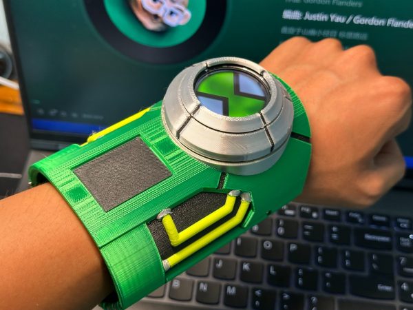 Ben 10 Ultimatrix Watch (Ultimate Alien Watch) Cosplay Prop - Image 2