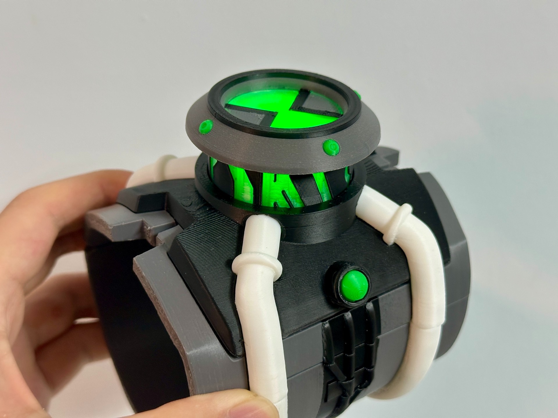 Ben 10 “Race Against Time” Omnitrix (First Generation) - Image 7