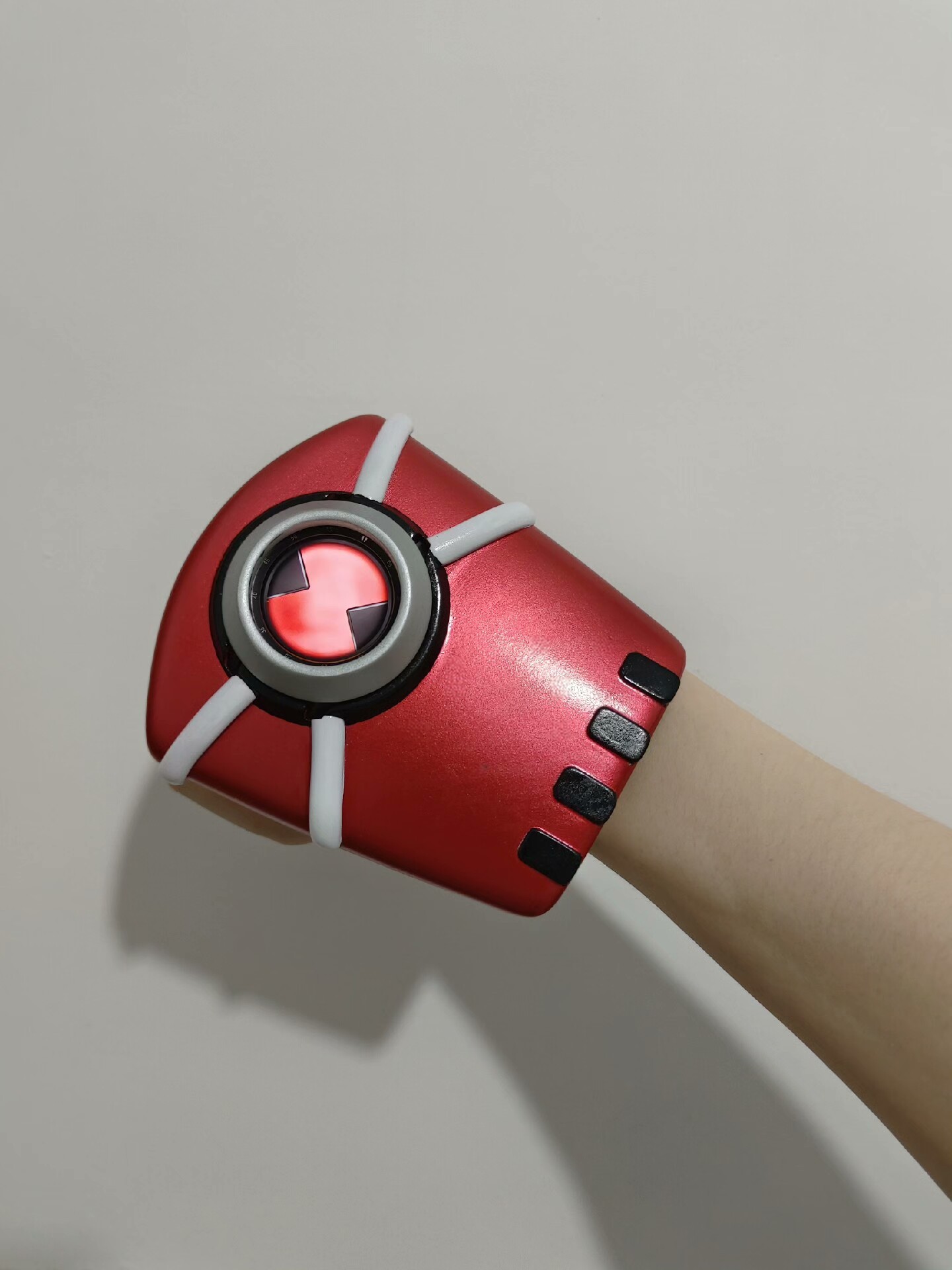 Deluxe Omnitrix watch — lights & sound effects